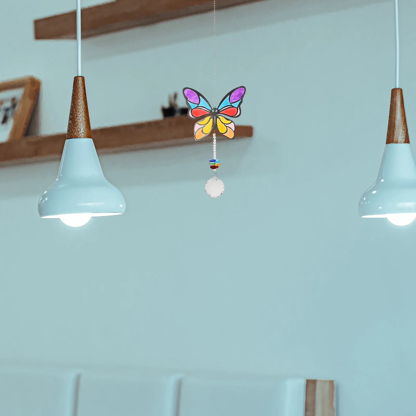 زينة معلقة على شكل فراشة كريستالية لتزيين النوافذ الأنيقة لحديقة المنزل المزخرفة للتعليق على الحائط لصائد الشمس