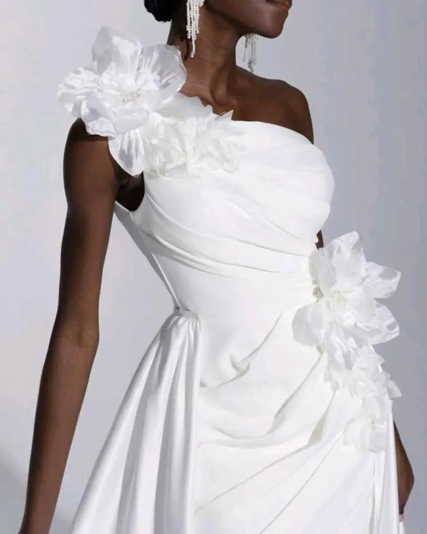 Customized One Shoulder Handmade Flowers Mermaid Wedding Dress with Overskirt   Vestidos De Noiva High Split  Bridal Gown