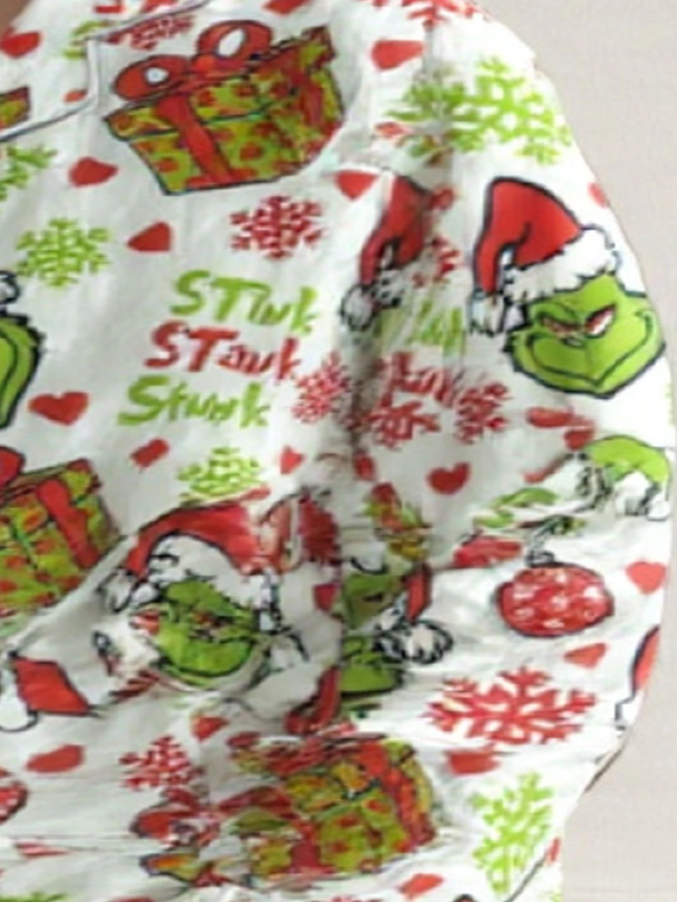 Comfortable Relaxed Fit Women's Long Sleeve Christmas Allover Print Casual Pajama Set with Buttons Lapel Top & Pants for Fall