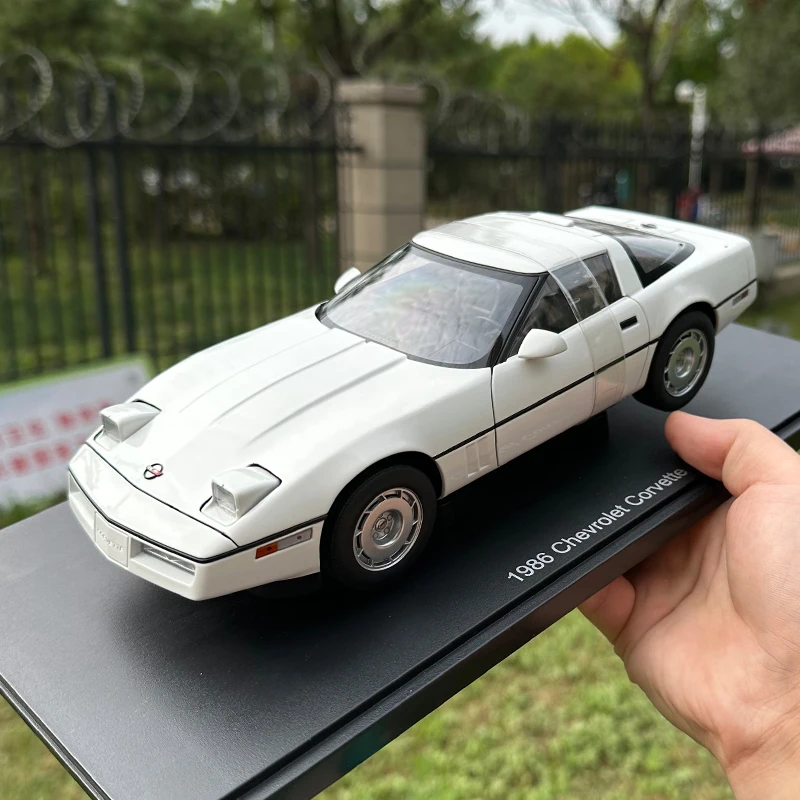 AUTOart 1:18 FOR Corvette C4 1986 alloy Chevrolet car model Metal