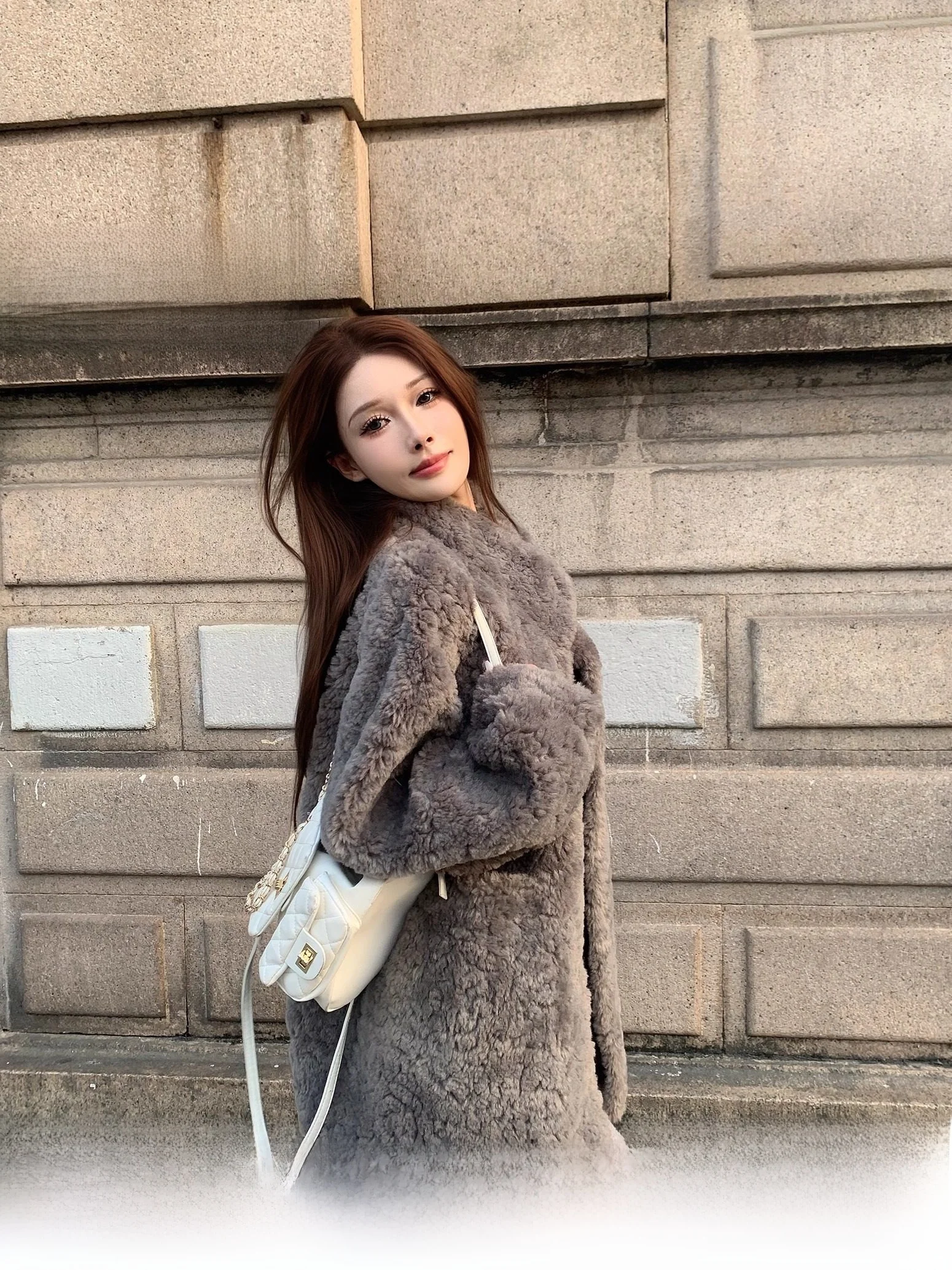 

Пальто женское EU IIWAN класса люкс, средней длины, из экокожи и меха, утепленное, с длинными рукавами, свободного кроя