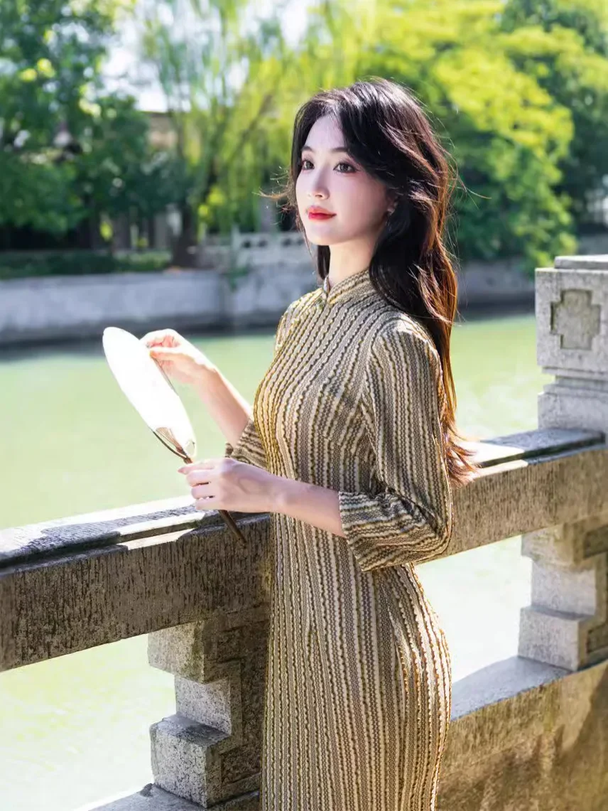 

2024 Autumn New Jacquard Vertical Striped Long Cheongsam Retro China Style Folded Slim Women's Cheongsam Qipao Dress