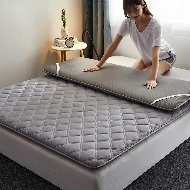 

Folding Single Mattress Queen Size Portable Chinese Couple Mattress Hotel Comfortable Floor King Materassi Postmodern Furniture