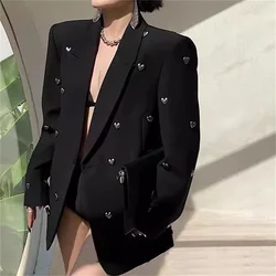 2025 primavera otoño nueva chaqueta de traje negra de industria pesada con incrustaciones de diamantes para mujer diseño de gama alta Sense Minority Street Blazer