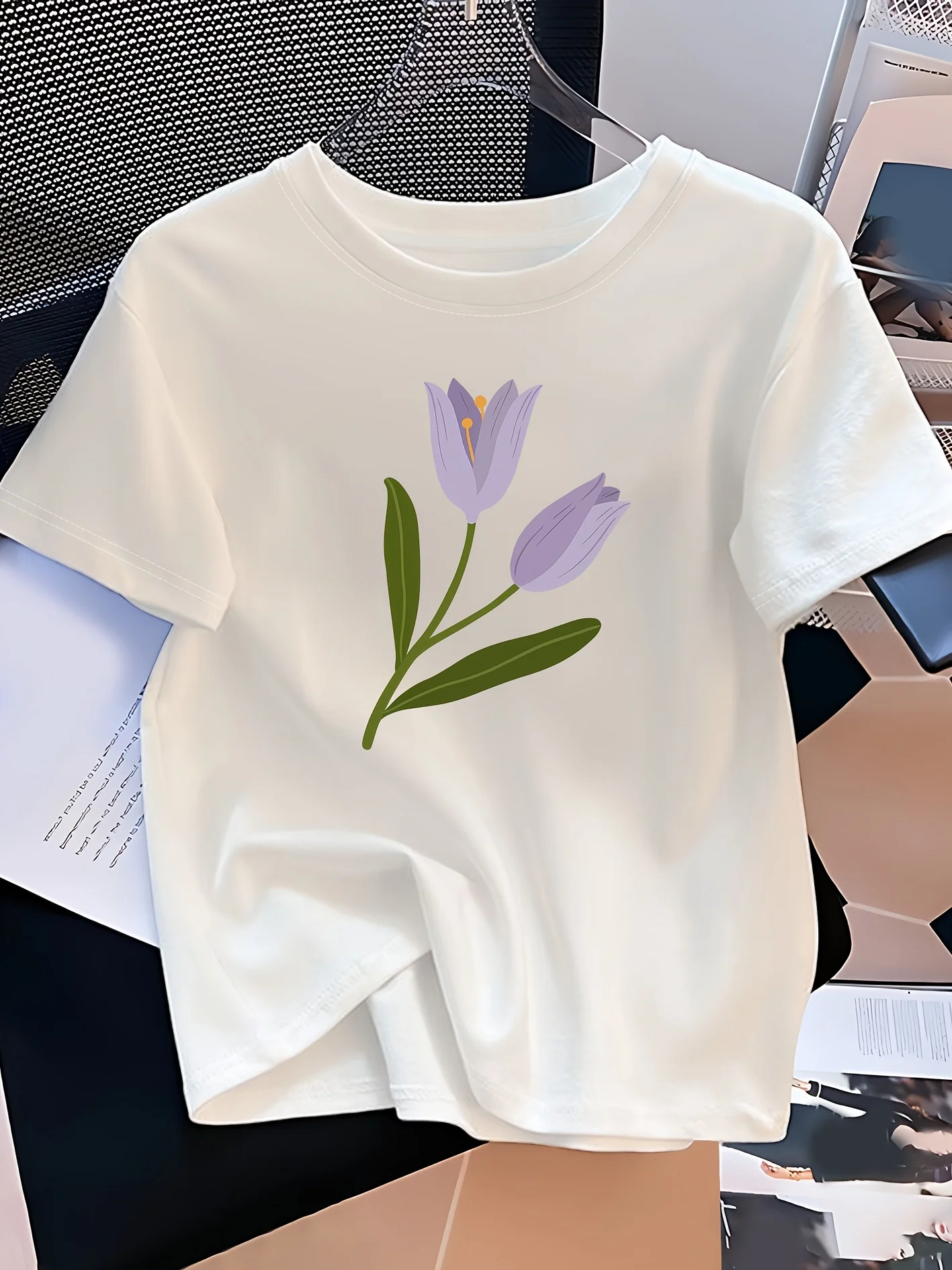 Women's Casual Crew Neck T-shirt with A Vibrant Tulip Print. Short Sleeves for All-season Comfort and Commuting Graphic T Shirts