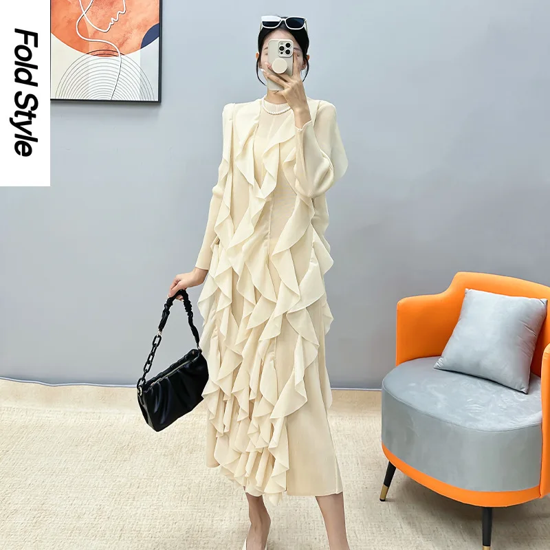 

Miyake Dress Women's 2024 Spring and Autumn Season New Design Sense Round Neck Solid Color Casual High End Pleated Long Dress