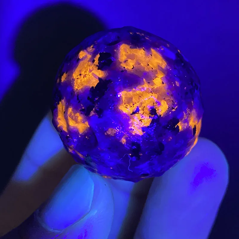 

100% натуральный камень Сатурн Пламя флуоресцентный камень минеральные кристаллы и природные формованные минеральные необработанные камни