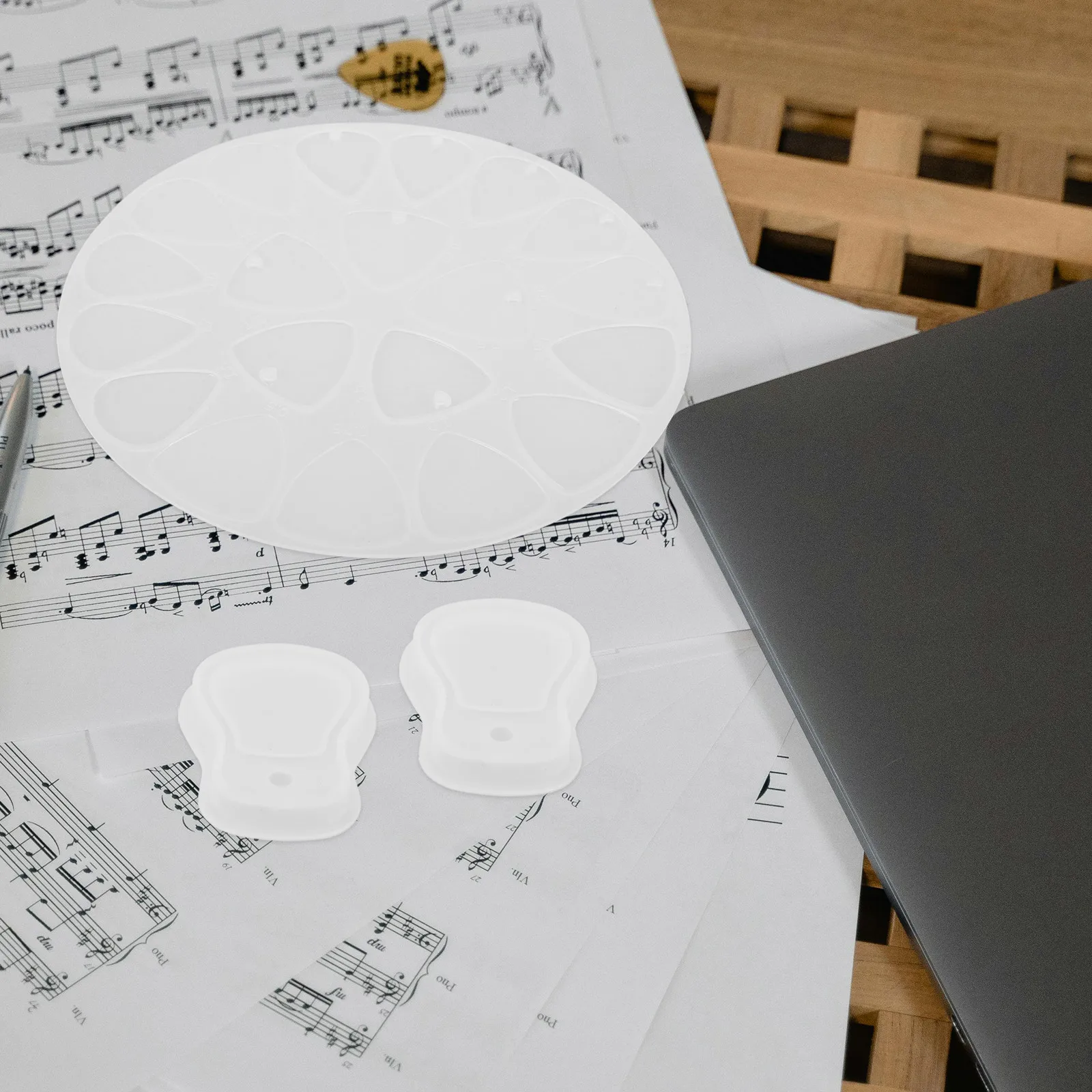 

1 set Flexible Durable Silicone Guitar Pick Mold Easy Demolding Craft Pendant Keychain Resin Molds Jewelry Making Hardware Tools
