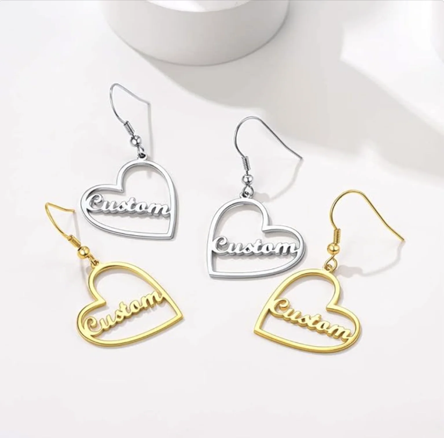 Boucles d'oreilles avec nom personnalisé pour dames, c'est un cadeau idéal pour dames