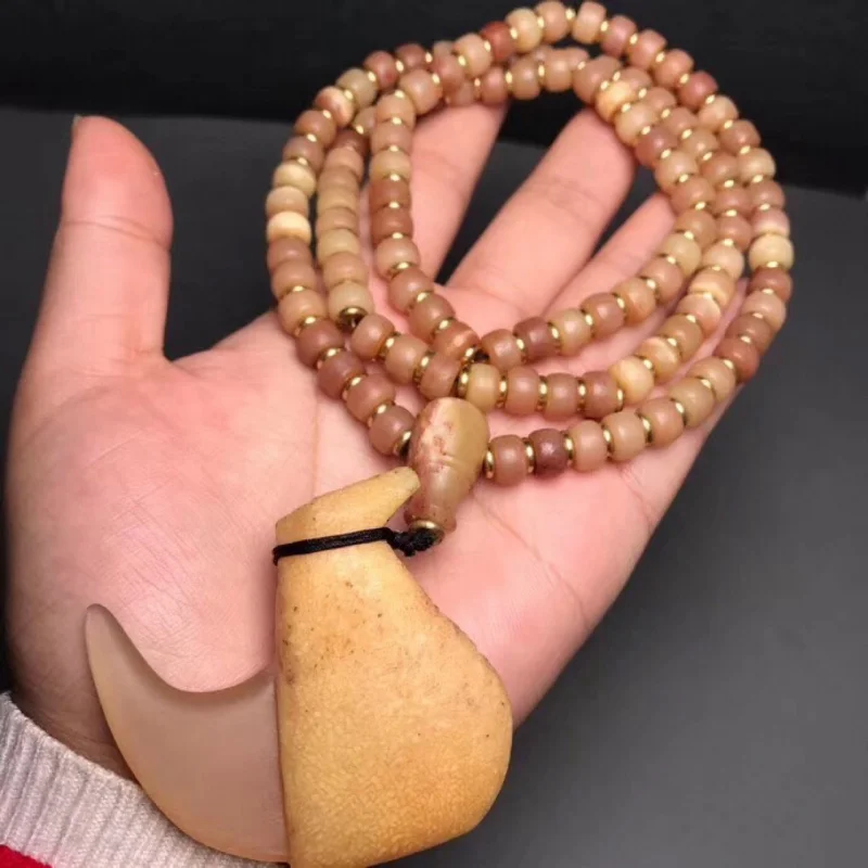 8*5 bone beads paired with a hook, a set of original, unbroken amulets that protect the owner and keep all evil spirits away