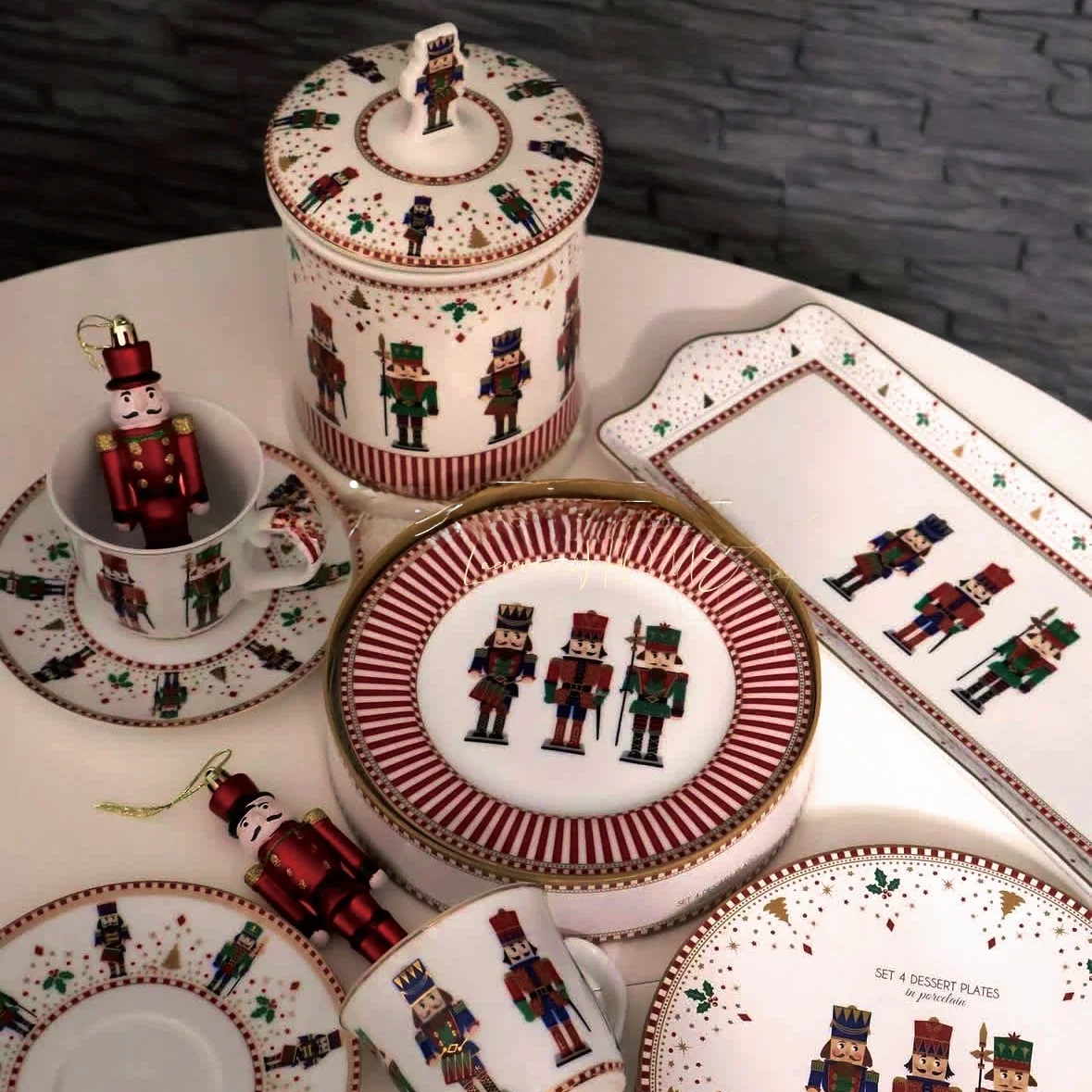 

EasyLife Cisas Щелкунчик Cerc Украшение Подсвечник Дисплей Cisas Дерево Орнамент Канистра для хранения