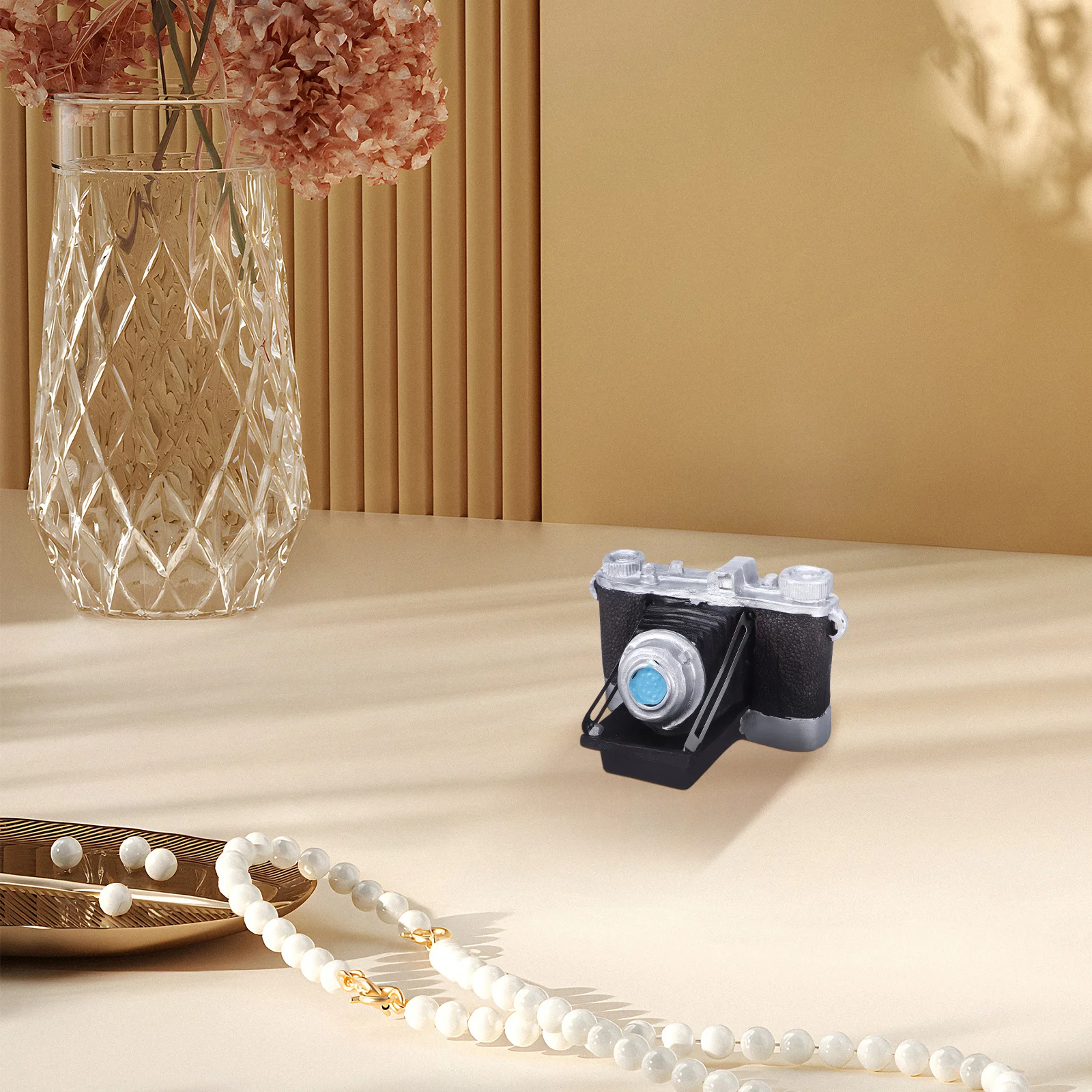 

1Pcs Vintage Camera Ornament Black Decorative Prop Ideal for Desk Table Bookshelf Desktop Decoration Crafts