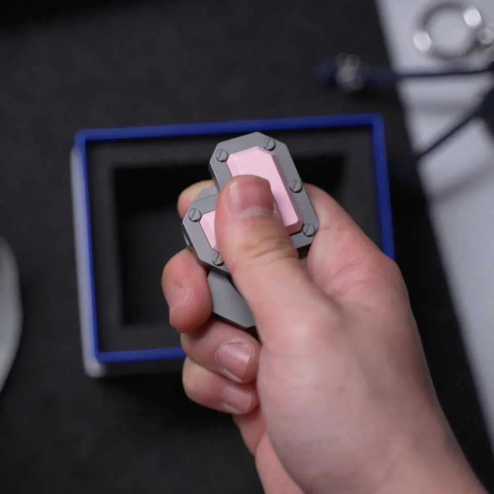 KADA EDC Off Heart Side-Push Dense Track Fingertip Card Pushing