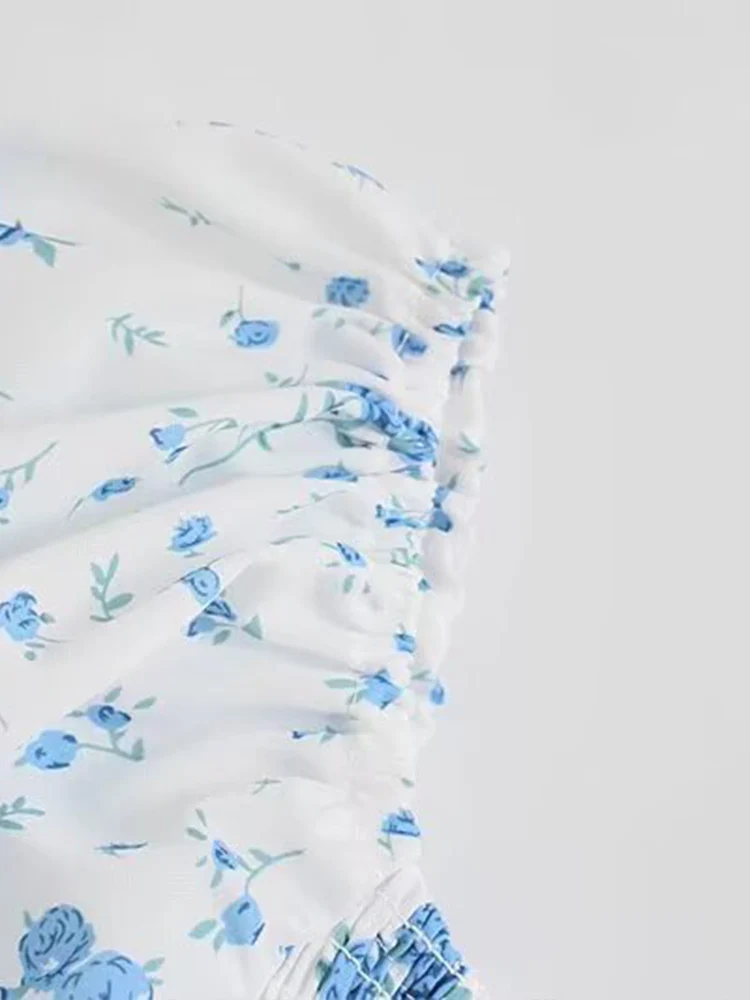 Neues Damenkleid im europäischen Stil, modisch und vielseitig, mit einem stilvollen Bindeband und einem bedruckten Design.