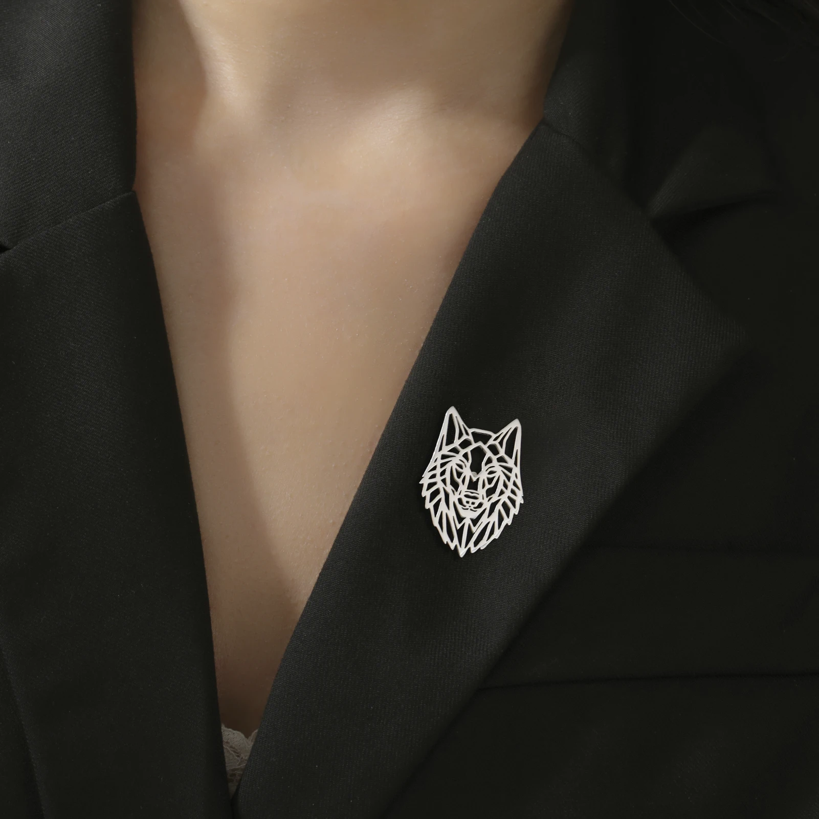 Punk Wolf Head Brooch for Men  - огляд і ціна Women Accessories Wholesale