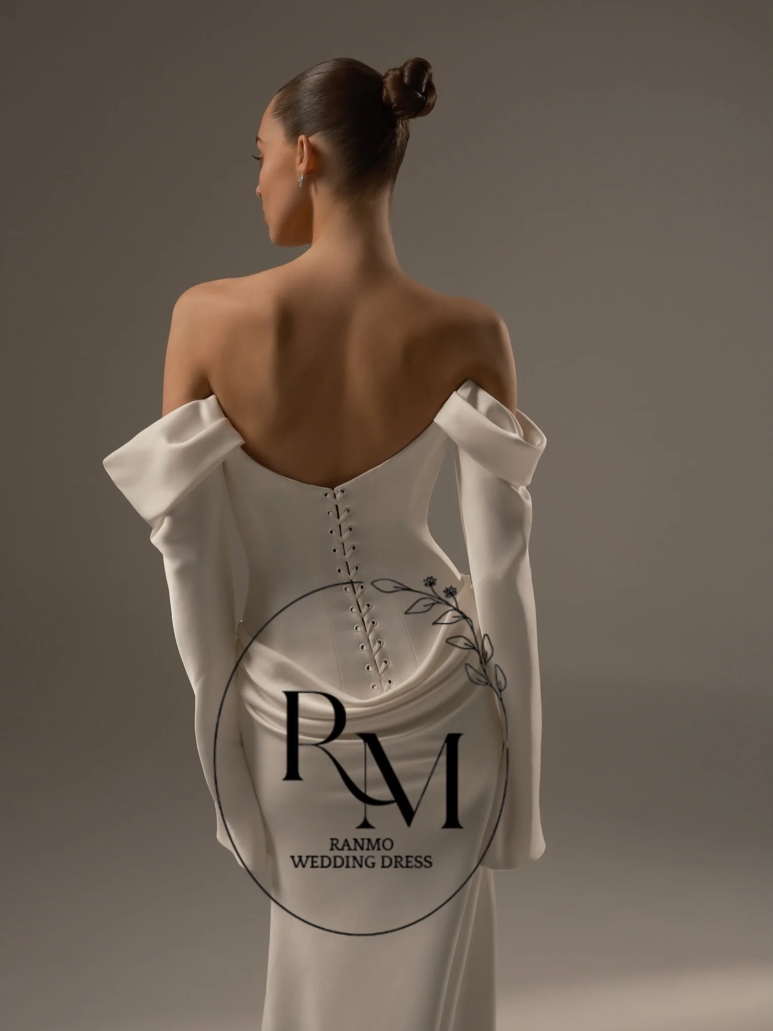 Ranmo Customized Simple Off-White Strapless Corset Full Sleeve Pleated Straight Vestidos De Novia Floor Length Bridal Gown