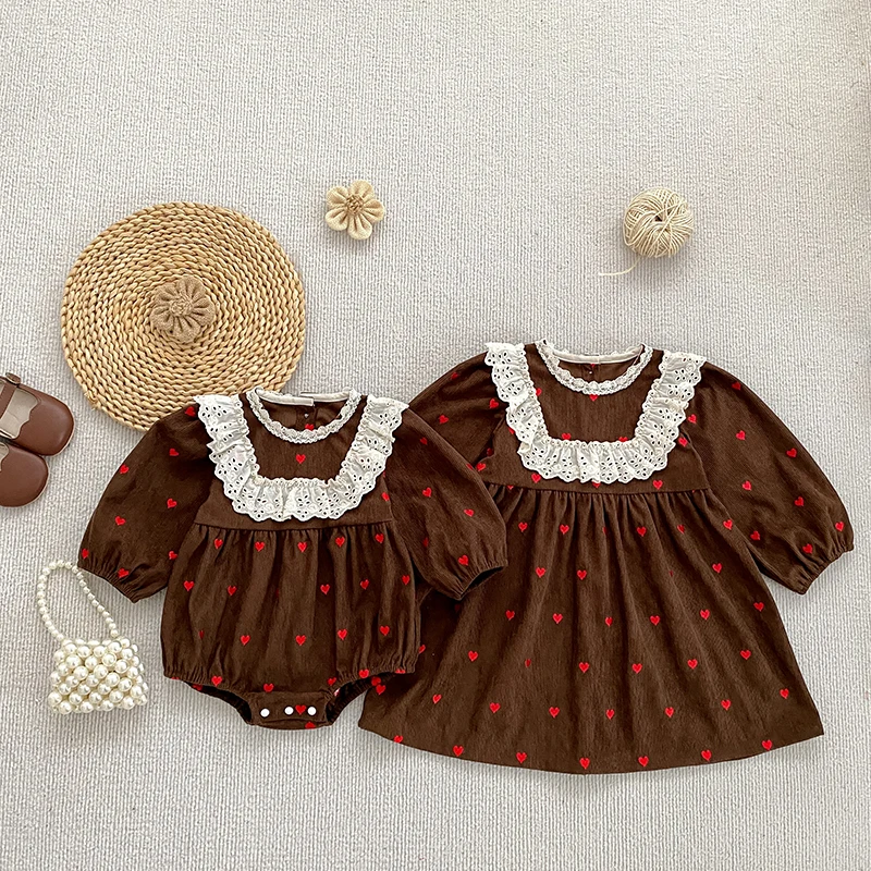 2026 Brown Heart Print Lace Collar Dress Baby Girl Long Sleeve Romper Vintage Kids Sister Clothes Fall Casual Infant Dress