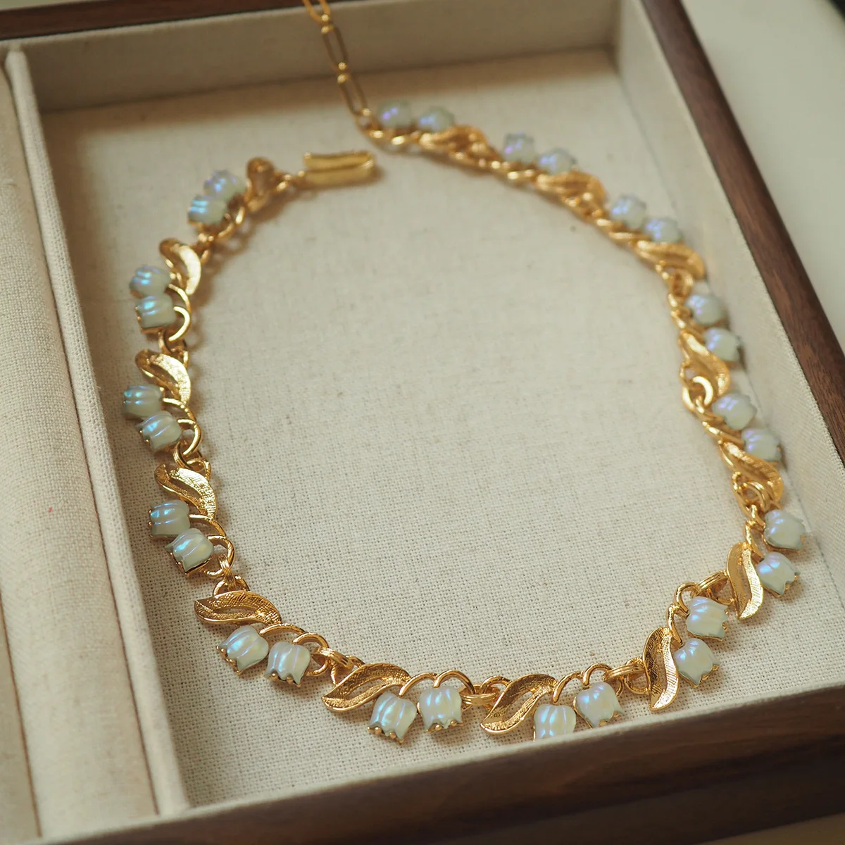 Vintage Style Ribbon Moonlight Lily of the Valley Choker Necklace High-end Retro Brooch Accessories M1006
