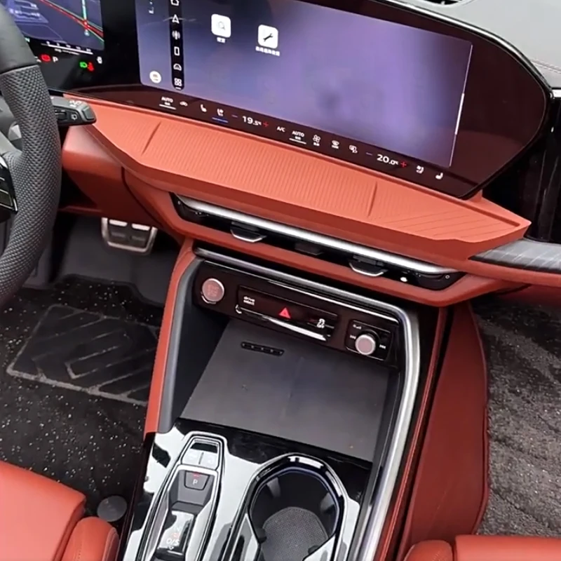 Silicone storage pad in front of the central control screen automotive interior decoration accessories For Audi Q5 GU 2025 2026