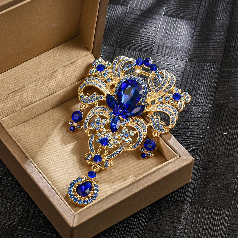 European and American Creative Crown Brooch, High Quality Women\'s Rhinestone Inlaid Water Drop Pins Jewelry
