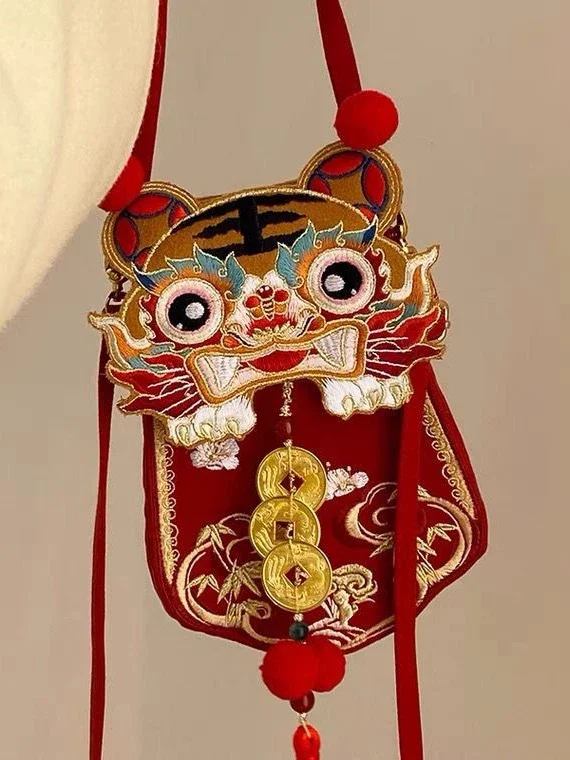 

New Year Chinese Style Embroidered Bag Original National Fashion Embroidered Tiger Head Crossbody Bag Antique Traditional