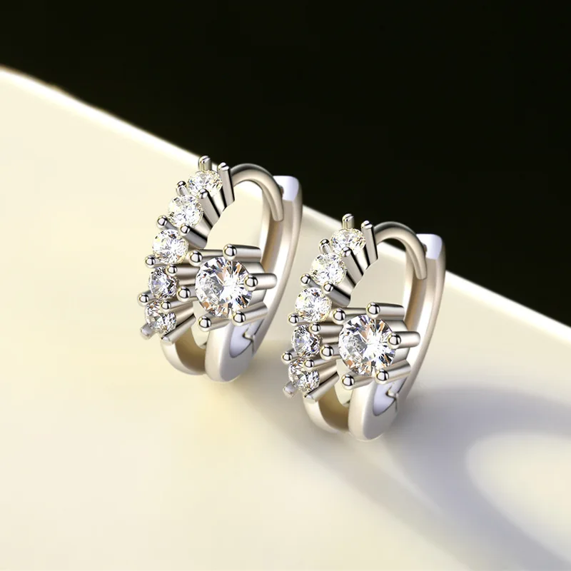 New Fashion Cute Small Hoop Earrings For Women Shiny Crystal Zircon Stone Tiny Huggie Female Geometric Earring Accessory Jewelry