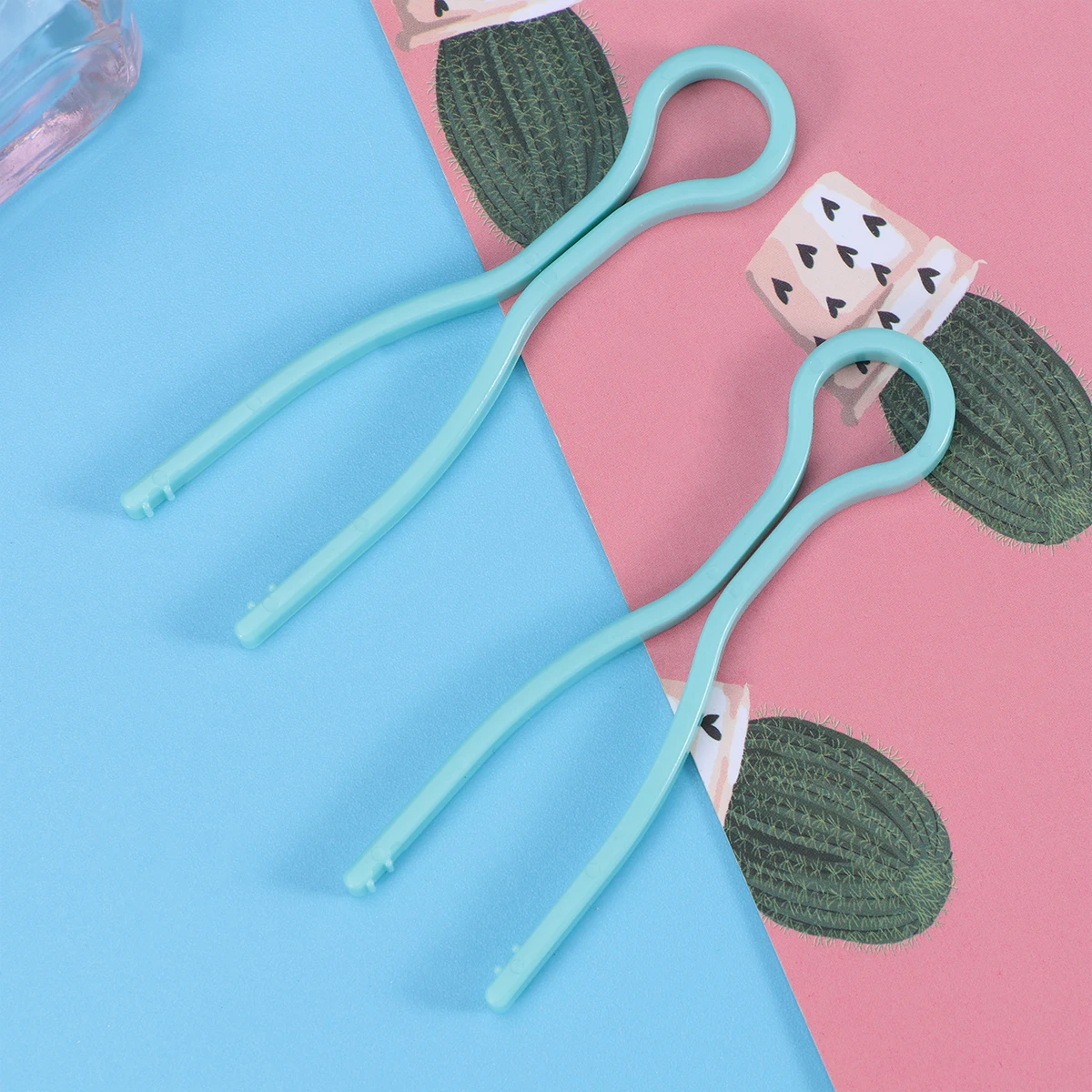 

30 pcs Plastic Bobbin Holder Clamps Reusable Fit Most Domestic Embroidery Sewing Thread Spools Prevent Thread Break