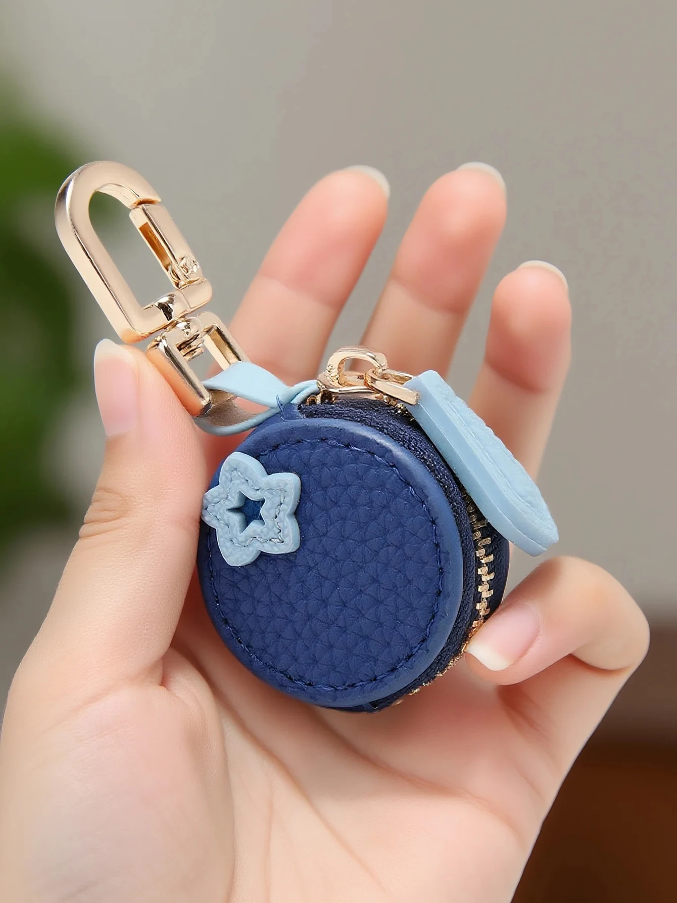 Mehrteiliges Set - Mini Niedlicher Blaubeer-Frucht-Anhänger Geldbörse Schlüsselanhänger Modischer PU-Leder-Anhänger Kleine Tasche Geschenk für Frauen – Detail 3