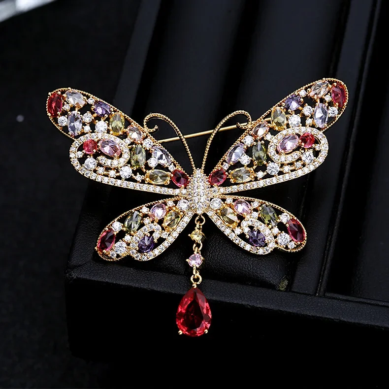 

2025Sparkling zircon cute and elegant butterfly brooch, fashionable women's coat suit pin