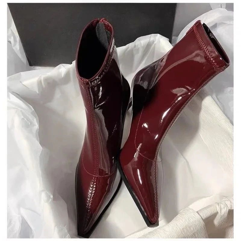 Узкие узкие ботинки из лакированной кожи, модные нескользящие износостойкие туфли на шпильке с острым носком и молнией сзади