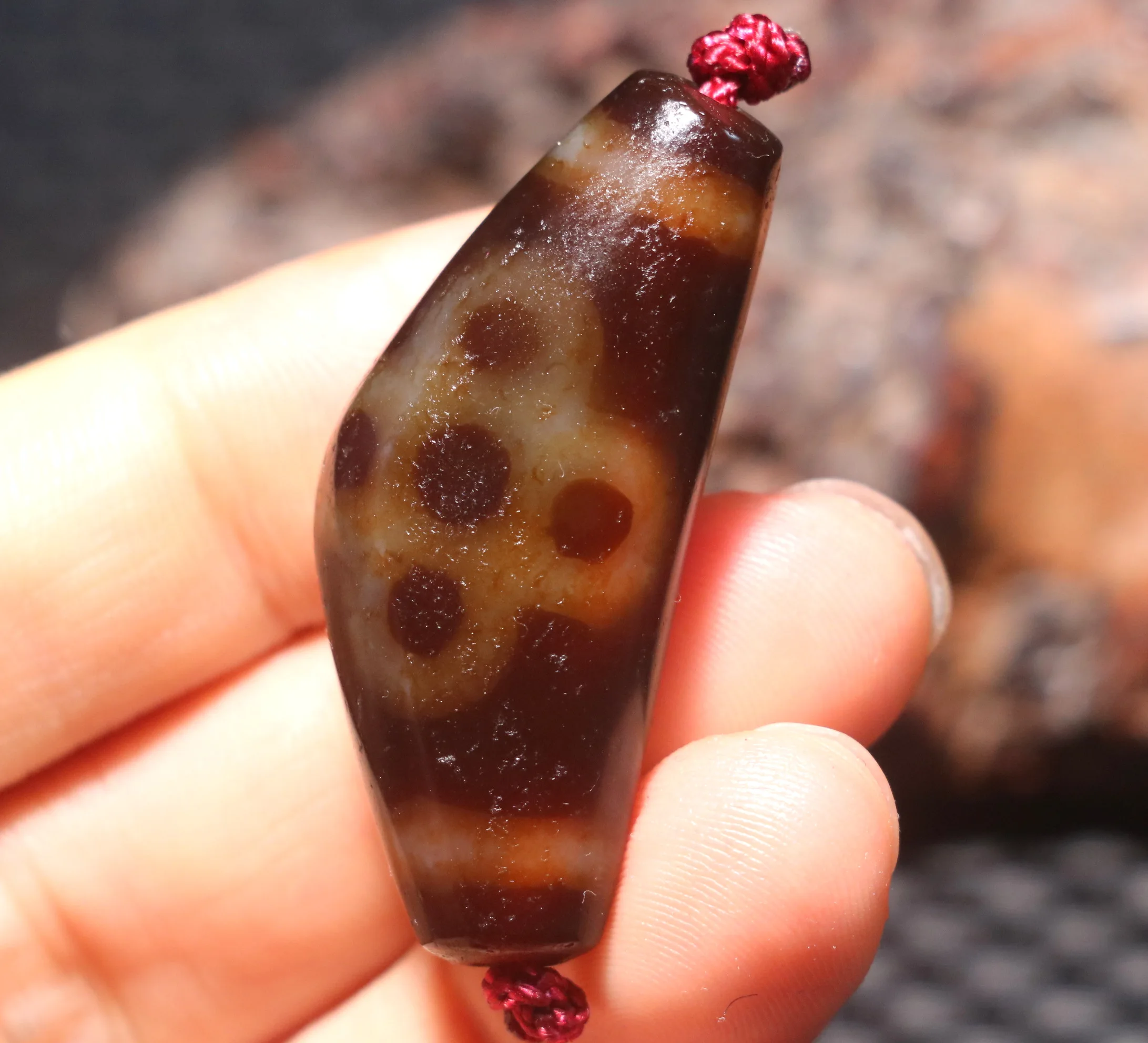 Treasure Power Tibetan Old Agate Horn shape 5 Eyed Lightening Totem dZi Bead Pendant Amulet Jewelry Gemstone Timestown UPD1210A