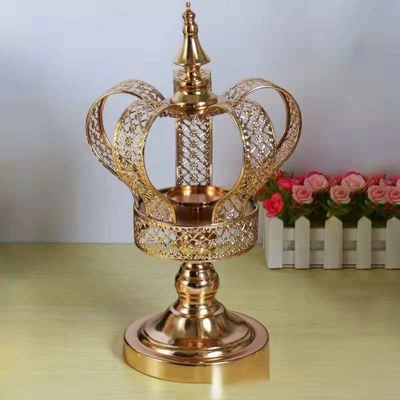 Wedding props, wrought iron, electroplated gold, luxurious lace, crown, candlestick creative ornaments, European style candlesti