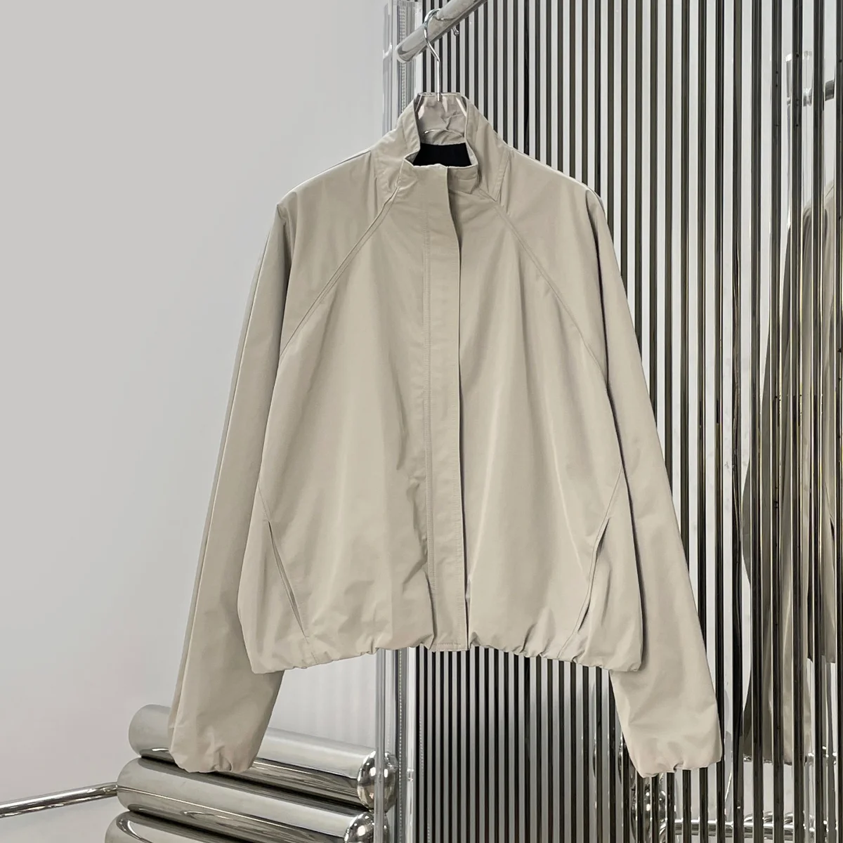 High Quality Women Stand Collar Zip Up Jacket Raglan Sleeve Drawstring Hem Pocket Casual Short Outerwear lyt127809