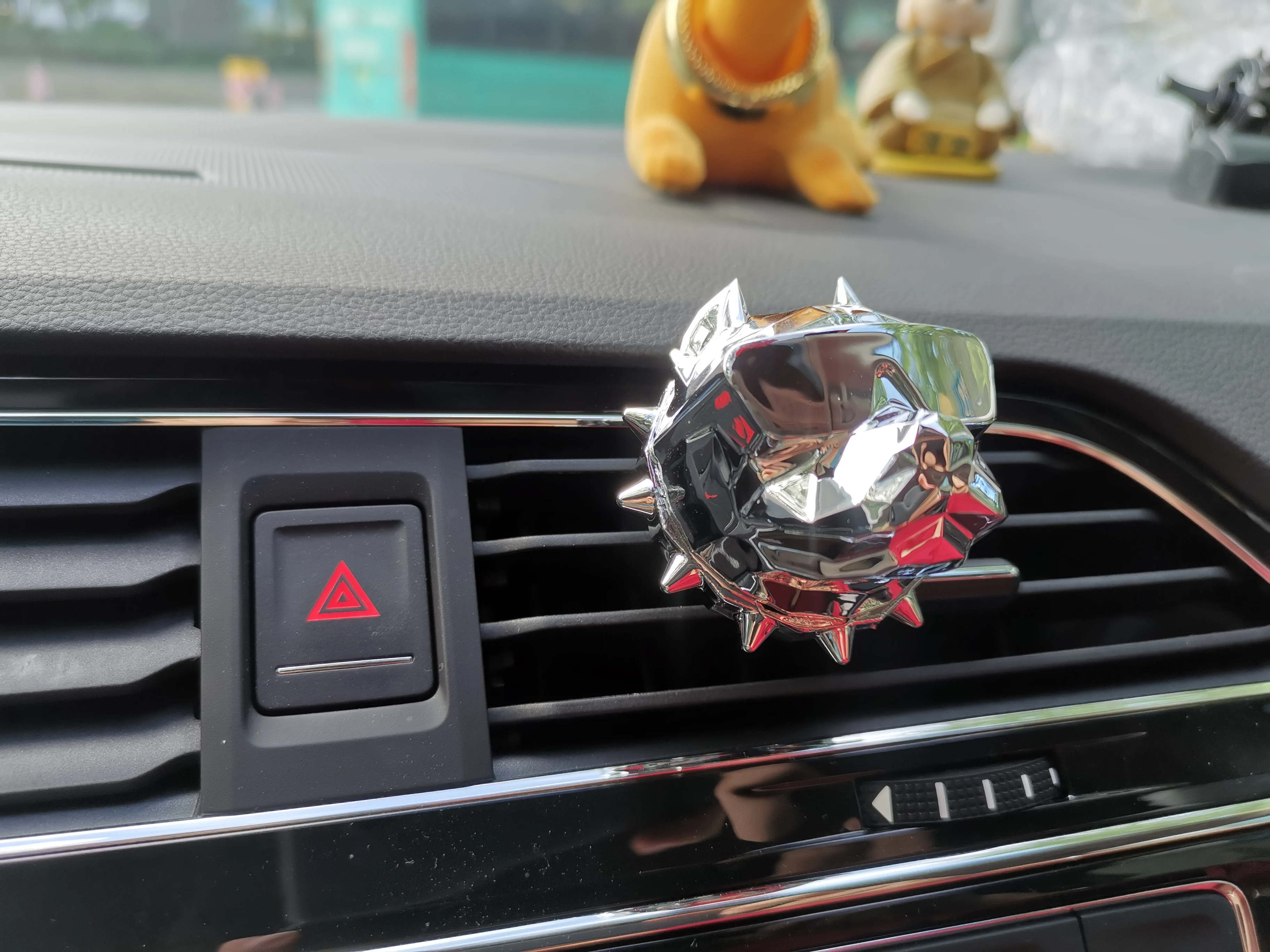 2023 자동차용품 Bulldog Aromatherapy Car Air Outlet Decoration Perfume Clip Air Freshener Plug-in style New