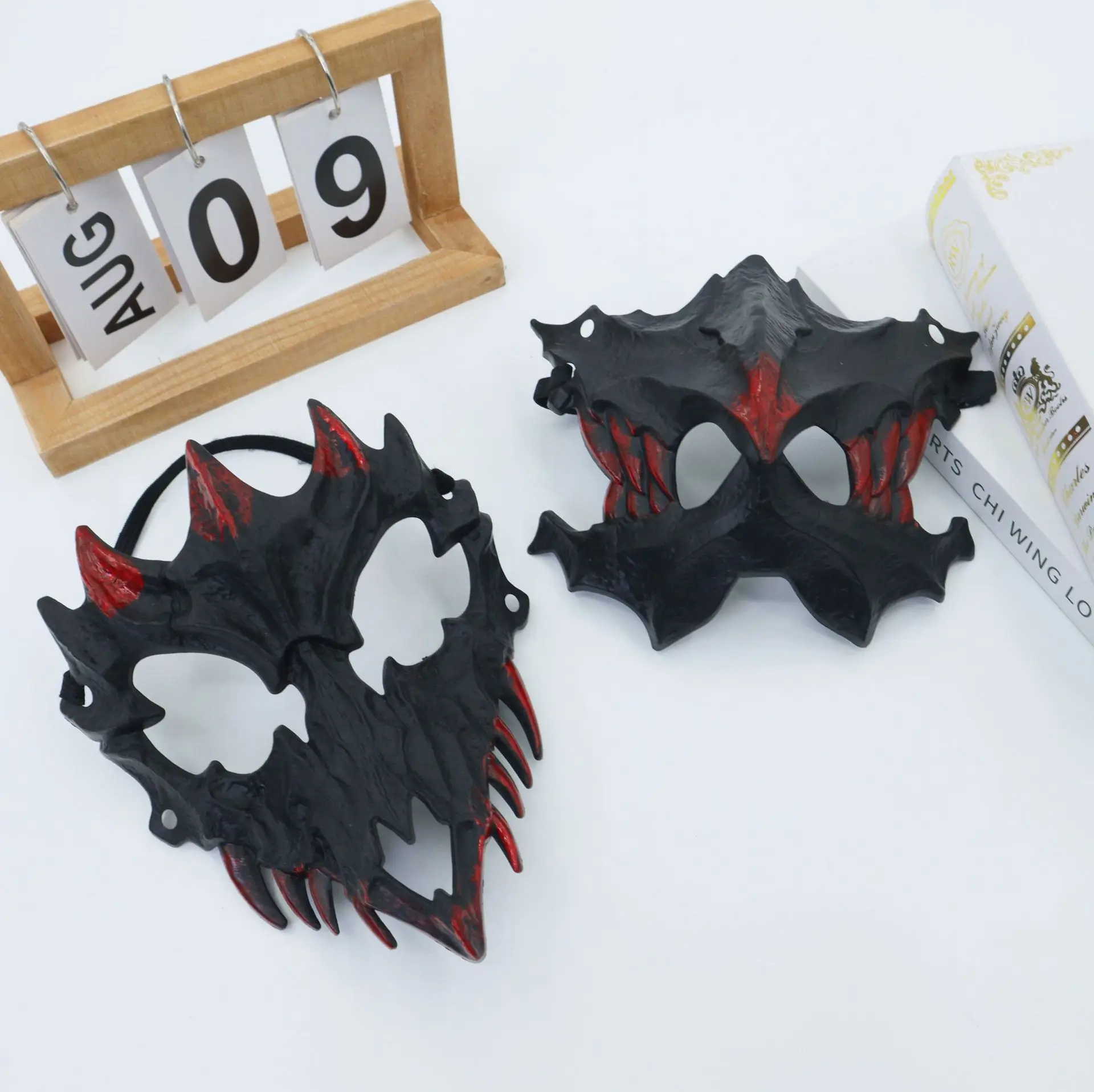 Half-face Blood Mask Men Dragon Tiger Wolf Mask Horror Halloween Costume Props Animal Skeleton Mask Party Cosplay Props