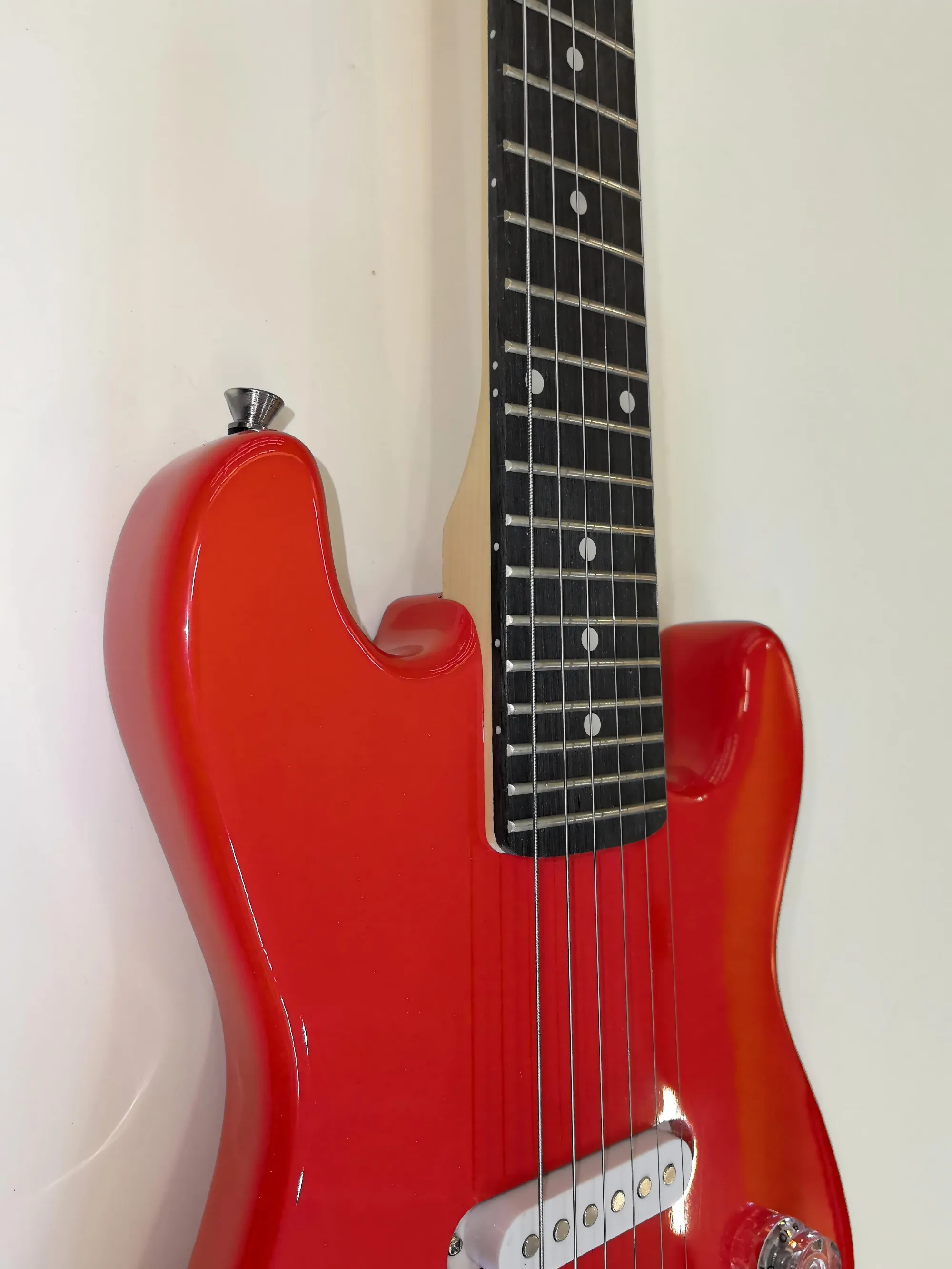 Factory directly selling, customizable, 24-inch mini 6 string electric guitar, Yamaha body, maple neck. In Stock!