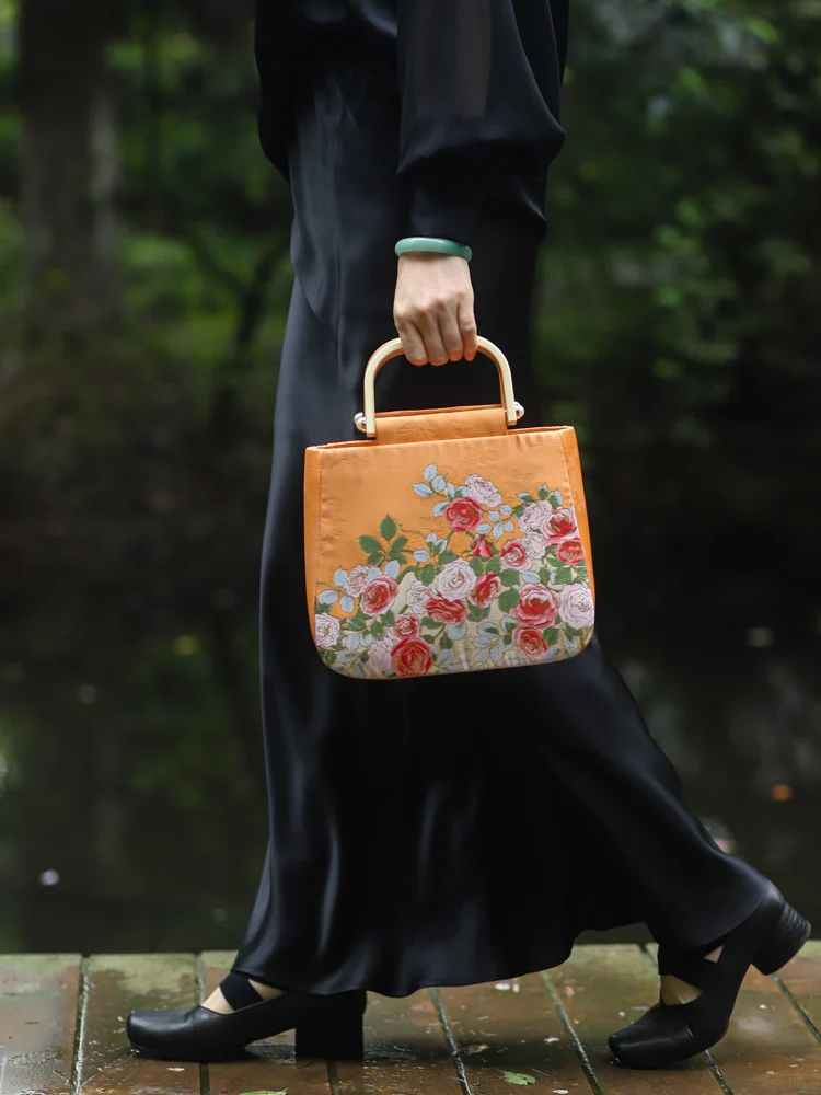 DIY Material Handmade Bags 2024 Women's Spring and Summer New Horse Face Dress Fabric Handmade Clutch Bag Wooden Carrying Handle