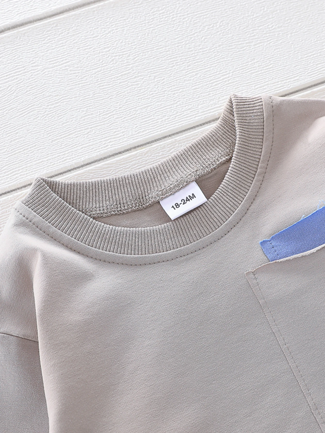 2-teiliges Kinder-Set für Frühling und Herbst, modisches Outfit mit Taschen, Farbblocksaum, langen Ärmeln und Hose – Detail 3
