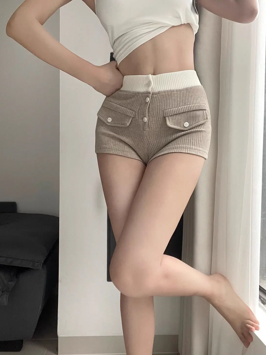 Sweet Sexy Hot Girls Waist Splicing Contrasting Color Low Waist Elastic Tight Shorts For Women Summer Sexy Long Legs Hot Pants