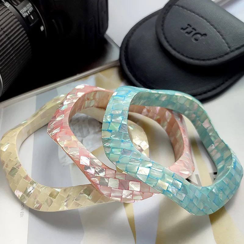 Trendy New Fashion Big Bangle, Shell Splicing Resin Irregular Large Wave Pattern Statement Bracelet for Womenb Vintage Jewelry