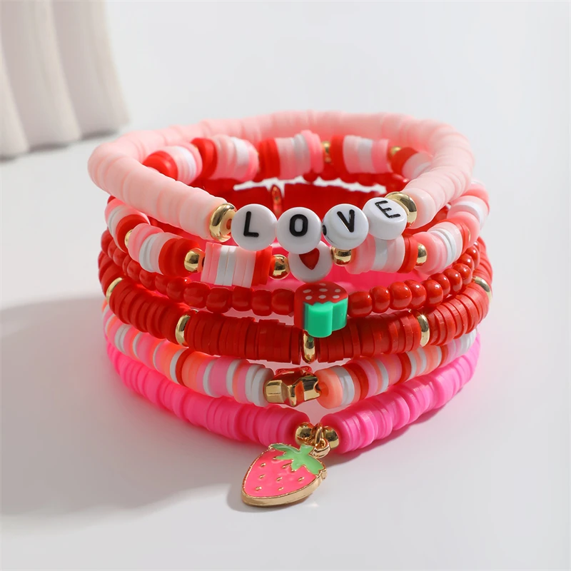 Set di braccialetti di perline di fiori di fragola rossa da 6 pezzi per le donne gioielli di bracciali elasticizzati con perline di argilla morbida