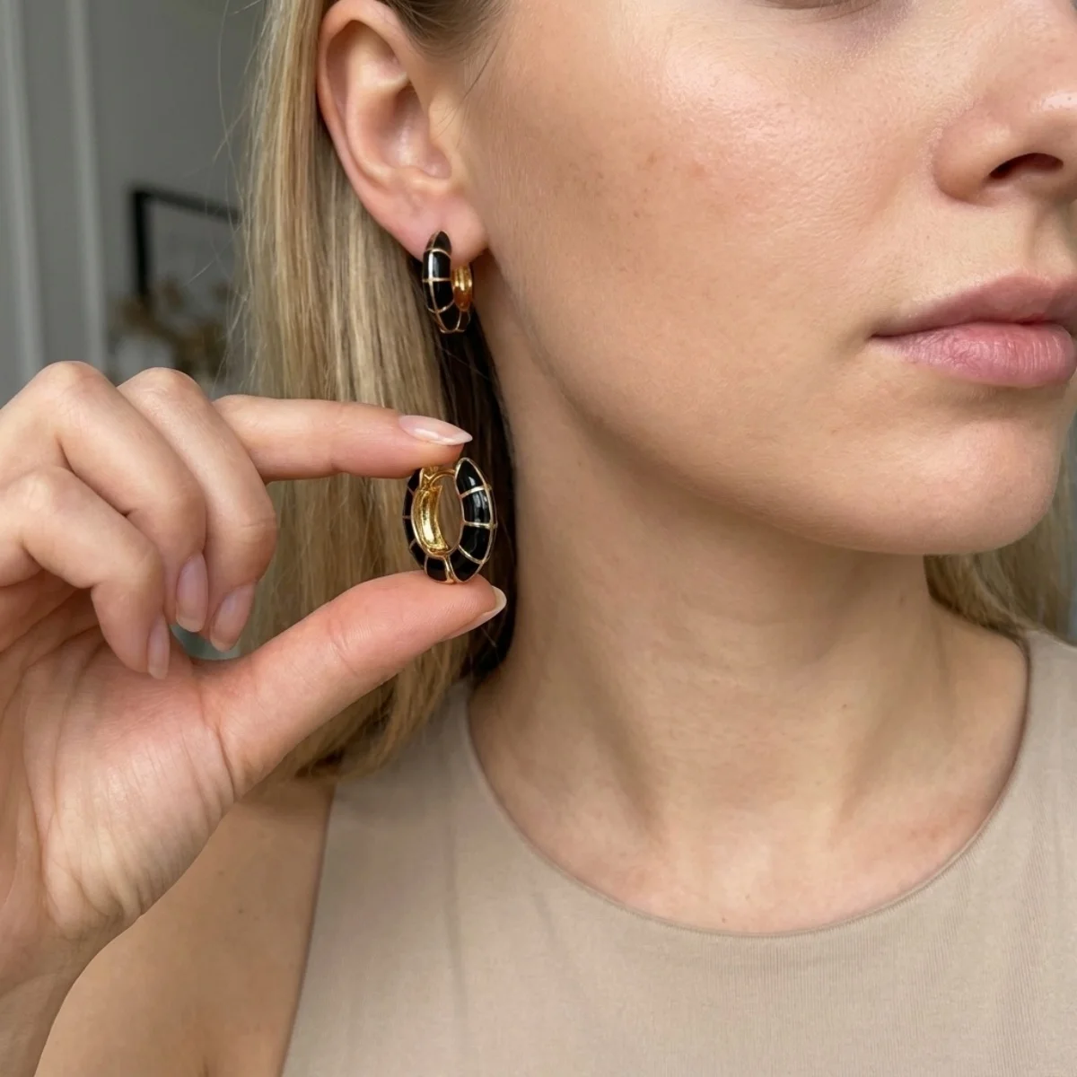 Minimalistische bunte Emaille-Streifen-Ohrstecker für Damen und Herren, trendige geometrische runde Creolen, Alltags- und Partyschmuck – Detail 23