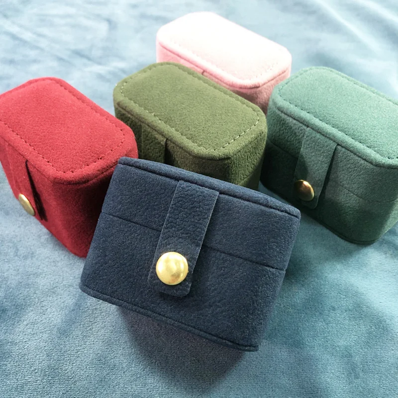 

1pcs Portable ring storage box, travel velvet mini ring box, earrings storage box