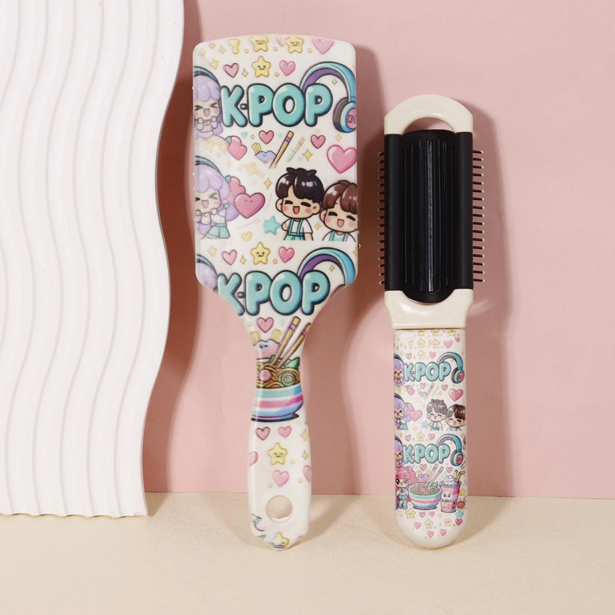 

Набор из 2 щеток для волос KPOP с героями мультфильмов | Массажная щетка с подушкой, мини-складная расческа-зеркало | Подарок фанату KPOP, специально для париков из натуральных волос