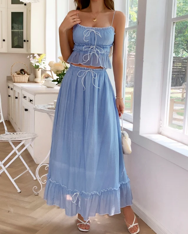 Set di abiti da vacanza francesi Set di gonne a trapezio a vita alta con colletto quadrato sul mare estivo con volant e papillon decorativo