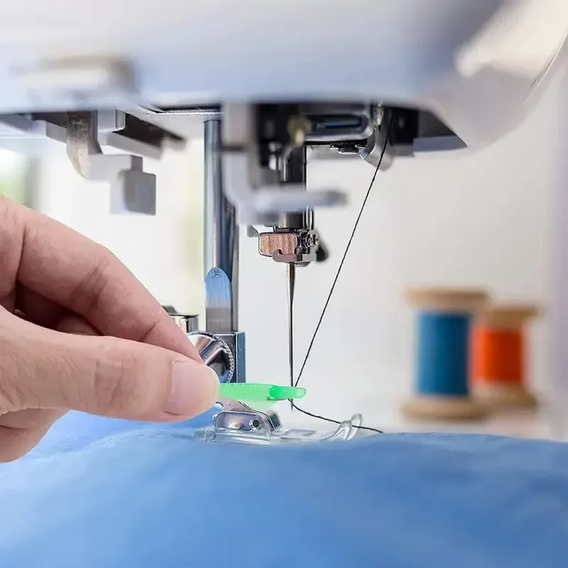 Mini Automatic Sewing Machine Needle Threader Quick Needle Changer Easy Sewing Tool for Elderly DIY Sewing Accessories