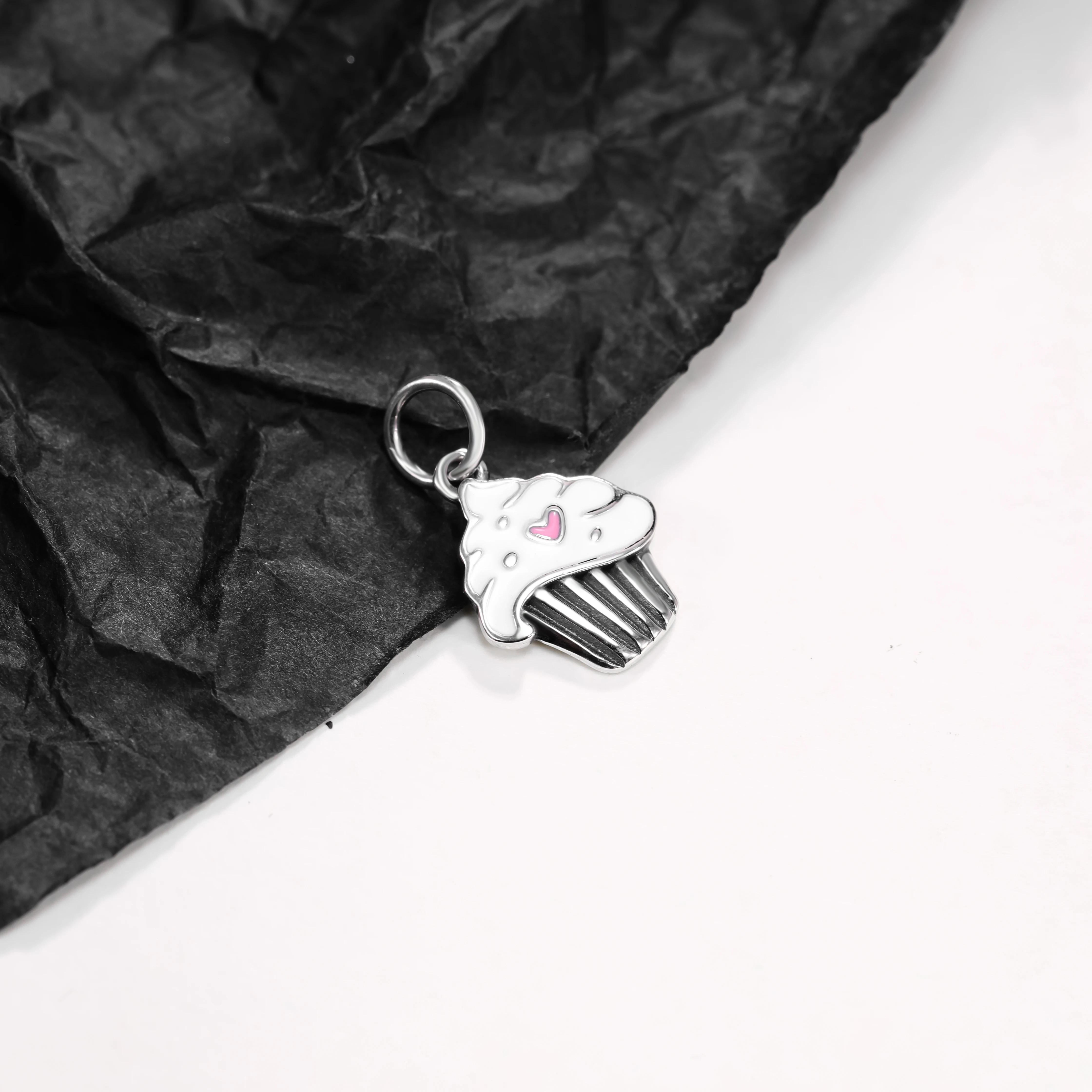 

DJ160 genuine 925 sterling silver fashionable and exquisite keychain DIY accessory, Enamel Sweetheart Cakelet pendant