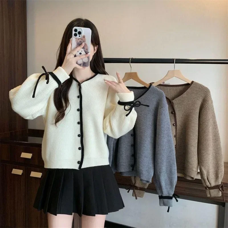 

Autumn Winter Korean 2025 V-neck Knitted Cardigan Sweater Women Fashion Comfortable Slim Casual All-Match Ladies Sweater Tops