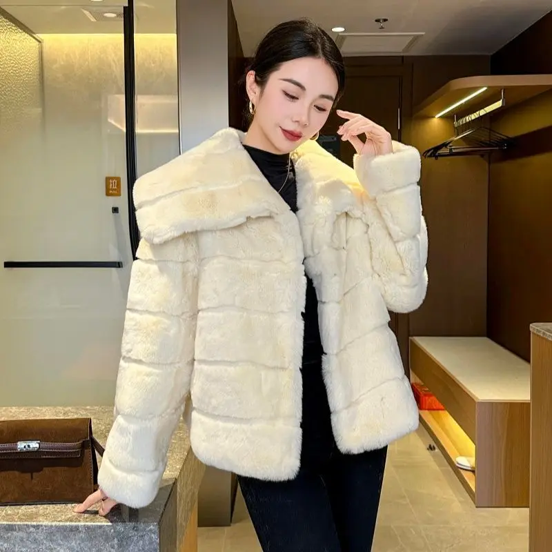 

New Fur Integrated Full Otter Rabbit Fur Big Collar Short Fur Coat for Women, Fashionable and Versatile