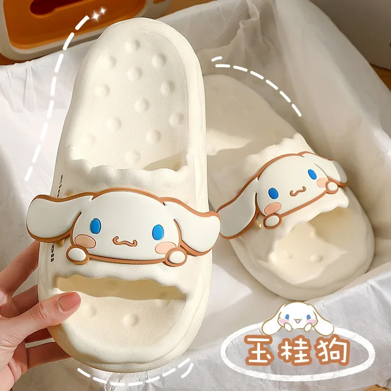 Anime MINISO Sanrios Kuromi moja melodia Cinnamoroll Purin Dog Kt Cat letnie sandały łazienkowe śliczne miękkie buty dziewczęce